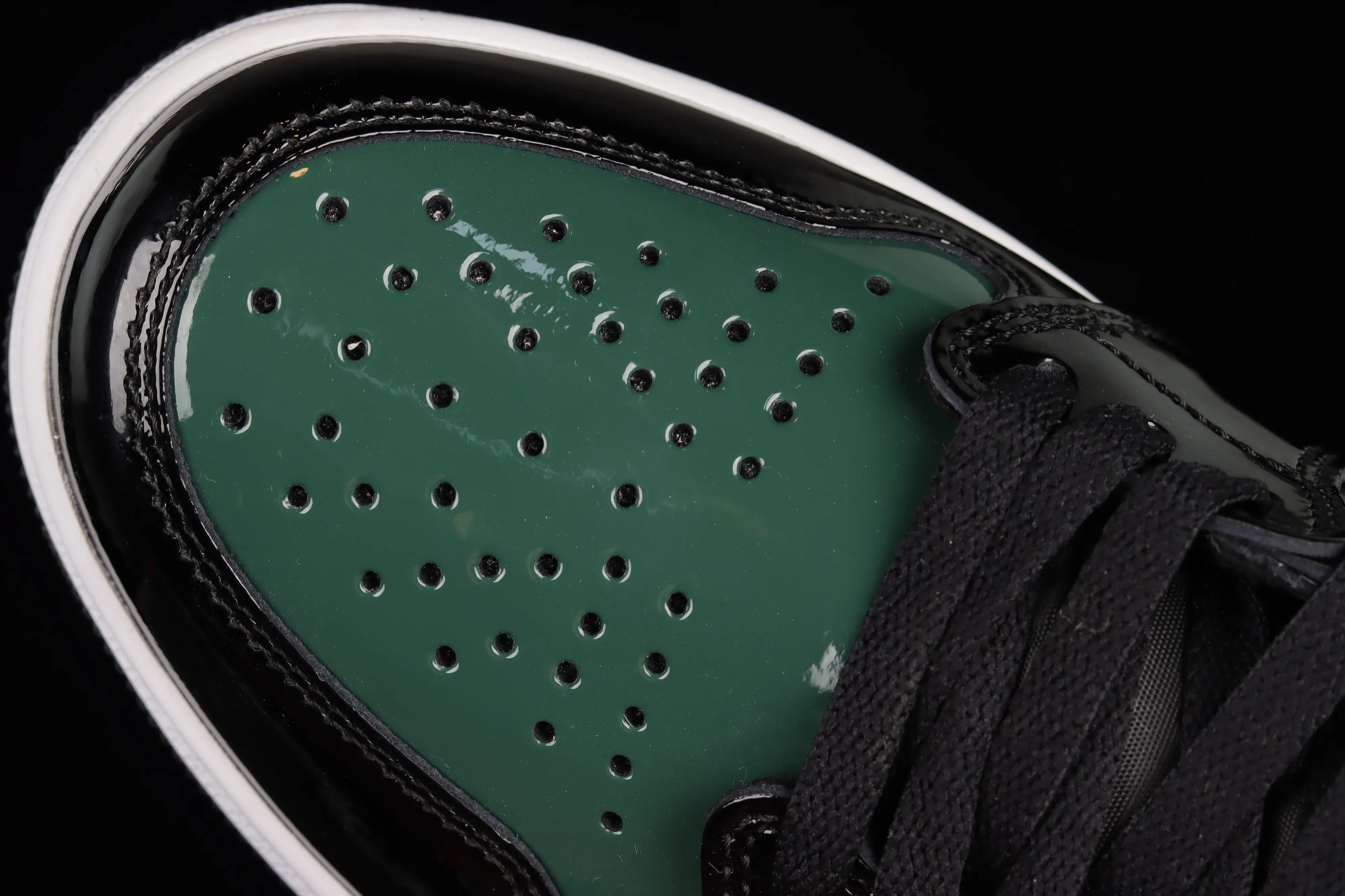 All categories Air Jordan Jordan series basketball shoes Air Jordan 1 High Air Jordan 1 Retro Hi NRG/UN AJ1 Joe 1 Miami patent leather green AV3905-038